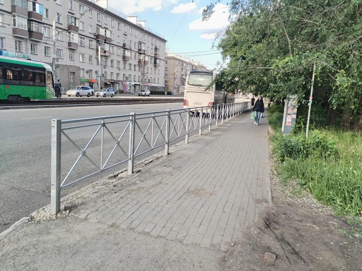 Реальные дорожные ограждения TOP174 на городском объекте